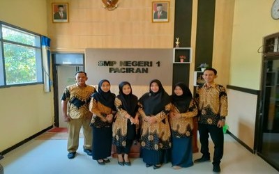 Tenaga Administrasi SMP Negeri 1 Paciran 2023/2024